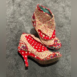Irregular choice, polkadot cloth shoes